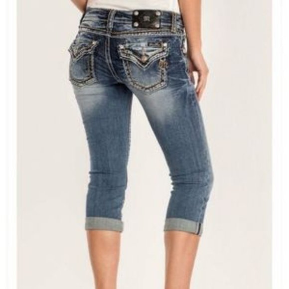 Miss Me Cuffed Capri, Style: JE5810P, 26x21, EUC, $139 MSRP - Picture 1 of 13